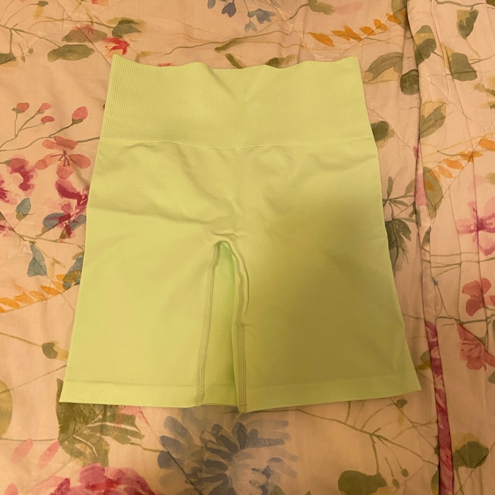 Aritzia TNA biker shorts
